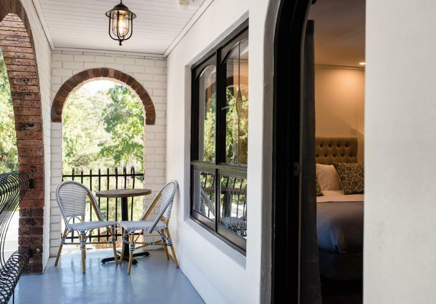 The Manor Basket Range Hotel Bagian luar foto